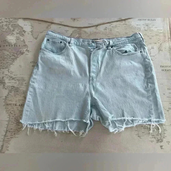 Levi's Denim - Levi's Ribcage Shorts Size 18
